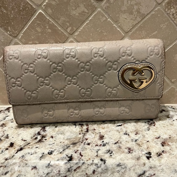 Gucci Beige Wallet with Gold Accent - Picture 1 of 9